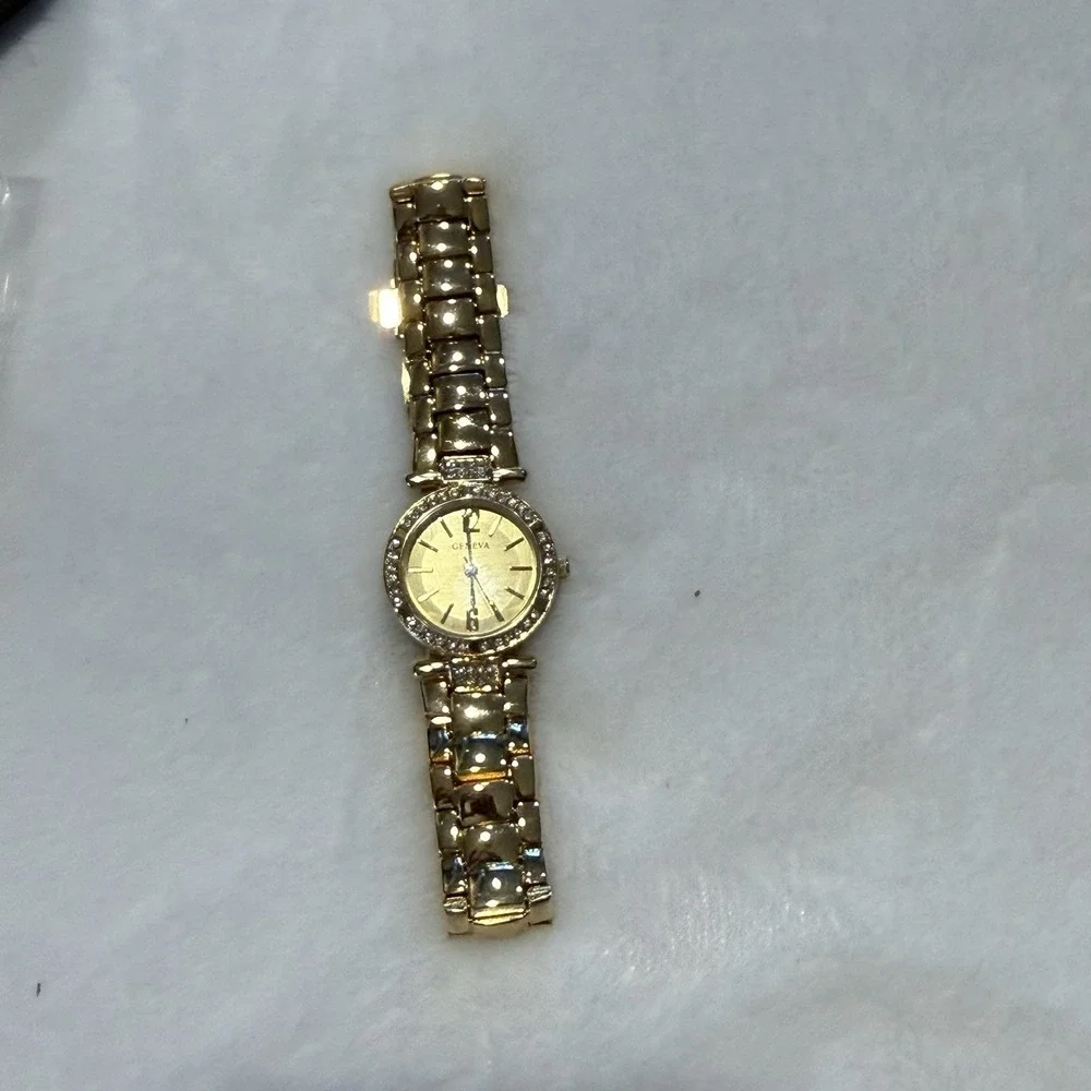 Geneva Women's Gold Tone Crystal Bezel Bracelet Watch w/ Box Extra Links Works